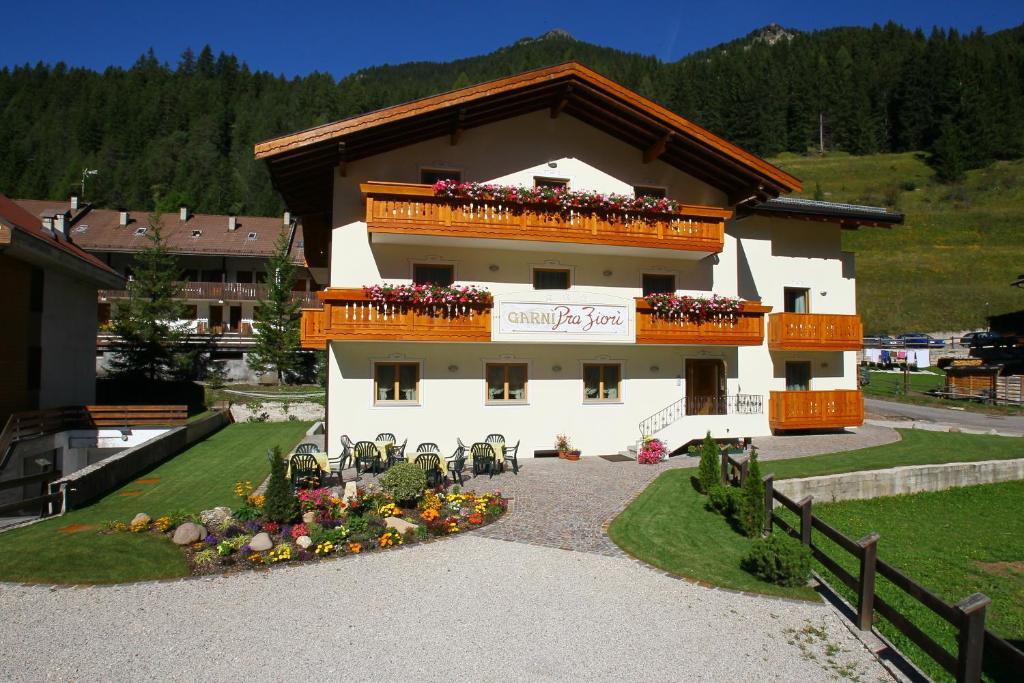 Garni Pra Fiori Otel Campitello di Fassa Dış mekan fotoğraf