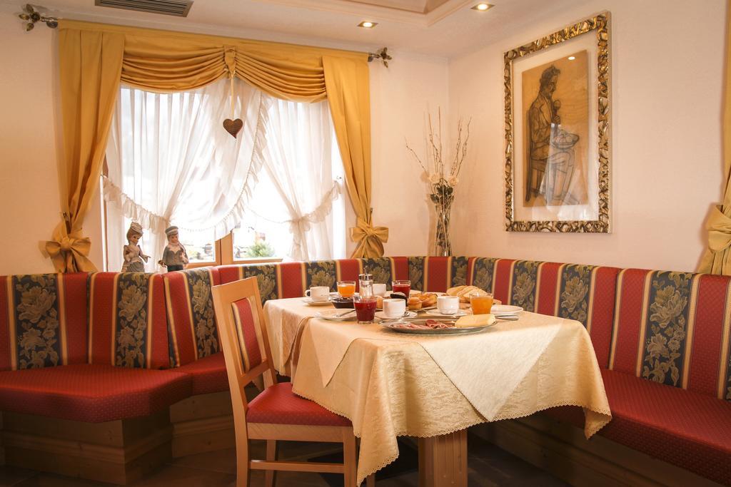 Garni Pra Fiori Otel Campitello di Fassa Dış mekan fotoğraf